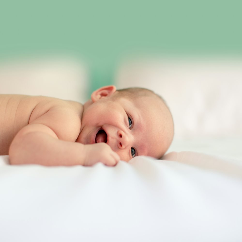 Bebé de dois meses a dormir — é normal dormir a noite toda