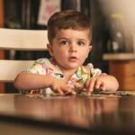Criança de 2 anos — atraso na fala e quando procurar ajuda